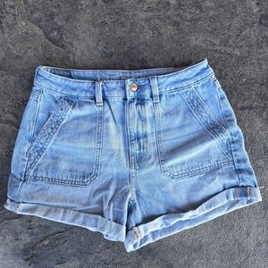 American Eagle Outfitters 1977 Mom Short Women's Light Blue Denim Shorts Size 4